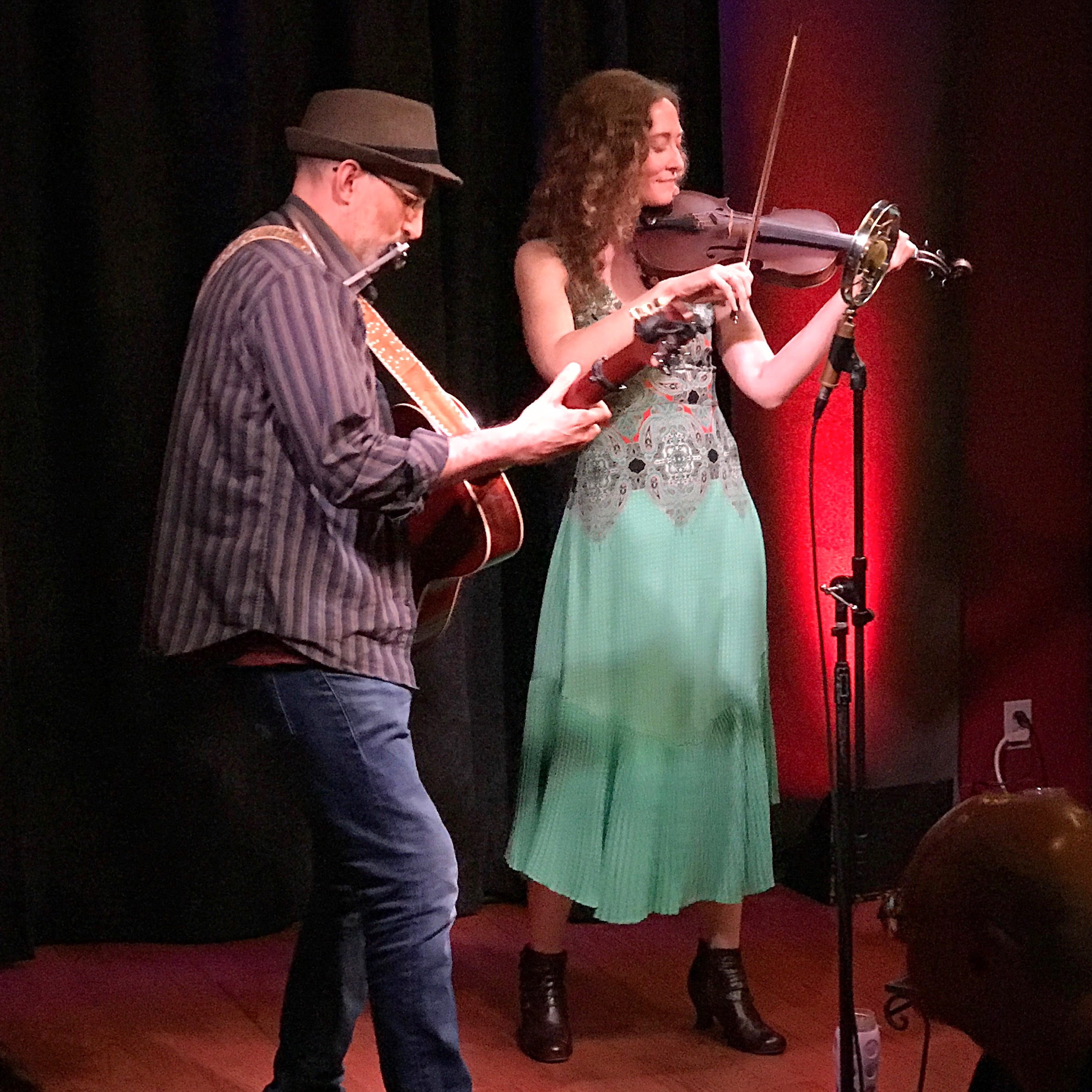Dan Frechette & Laurel Thomsen performing with their Ear Trumpet Labs Myrtle Mic