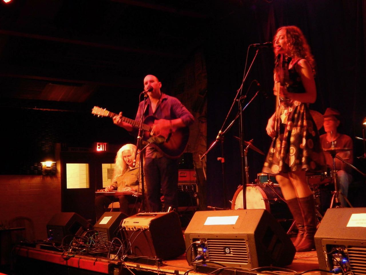 Dan Frechette & Laurel Thomsen performing at Felton Music Hall